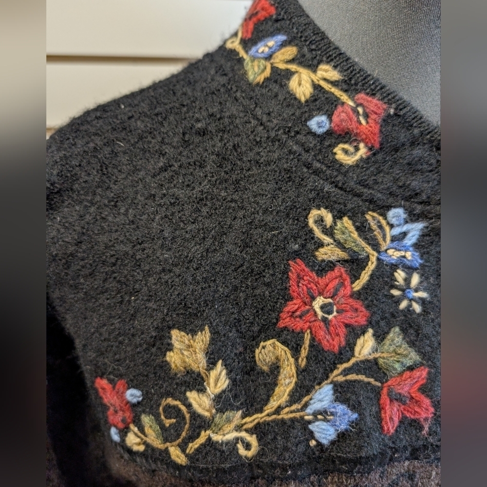 Icelandic Design | Wool Zip Front Lined Cardigan w/ Embroidered Yoke Size XL EUC - Picture 3 of 10